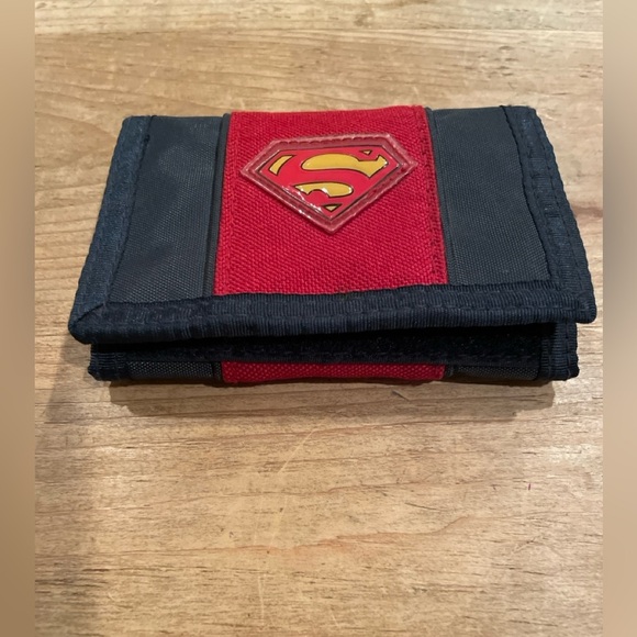 Warner Bros. DC Comics Kids Superman Tri-fold wallet Rare Superhero - Picture 8 of 9